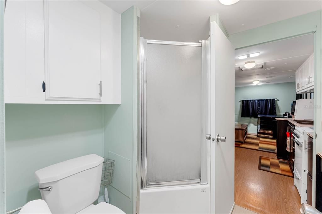 Active With Contract: $149,900 (1 beds, 1 baths, 298 Square Feet)