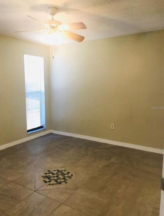 Recently Rented: $1,875 (3 beds, 1 baths, 1238 Square Feet)