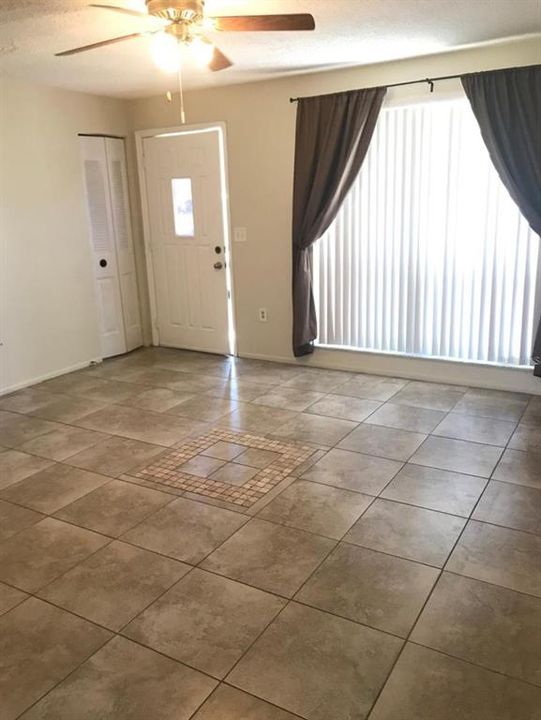 Recently Rented: $1,875 (3 beds, 1 baths, 1238 Square Feet)