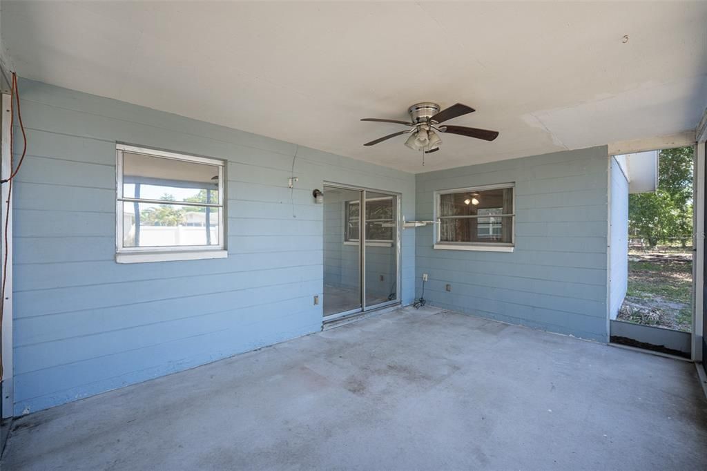 Active With Contract: $360,000 (3 beds, 2 baths, 1174 Square Feet)