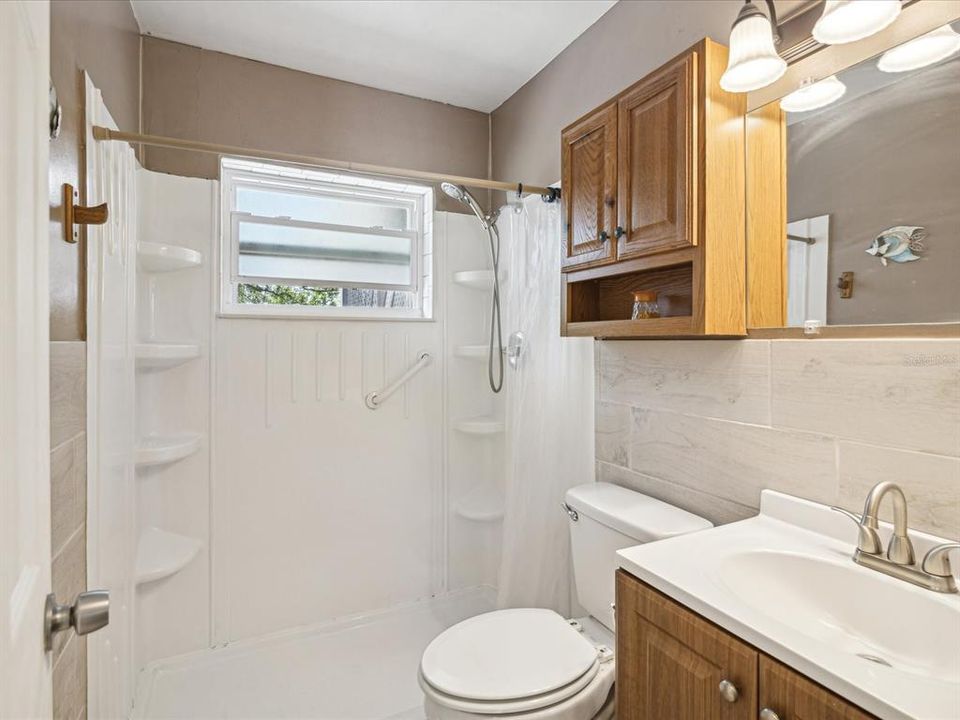 Active With Contract: $175,000 (2 beds, 1 baths, 874 Square Feet)