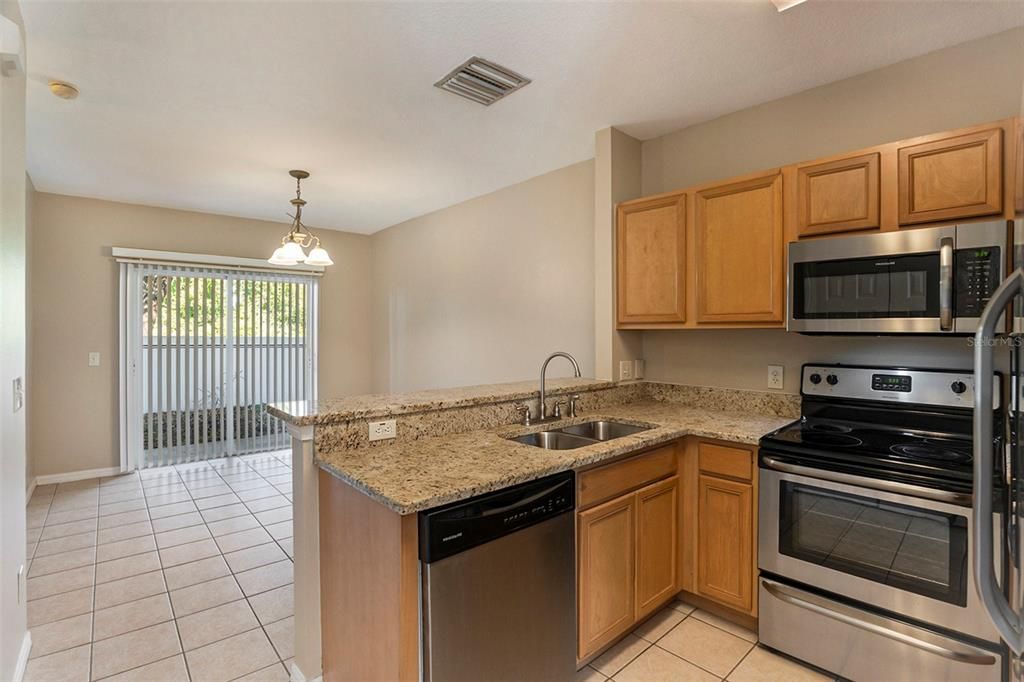 For Sale: $259,900 (3 beds, 3 baths, 1559 Square Feet)