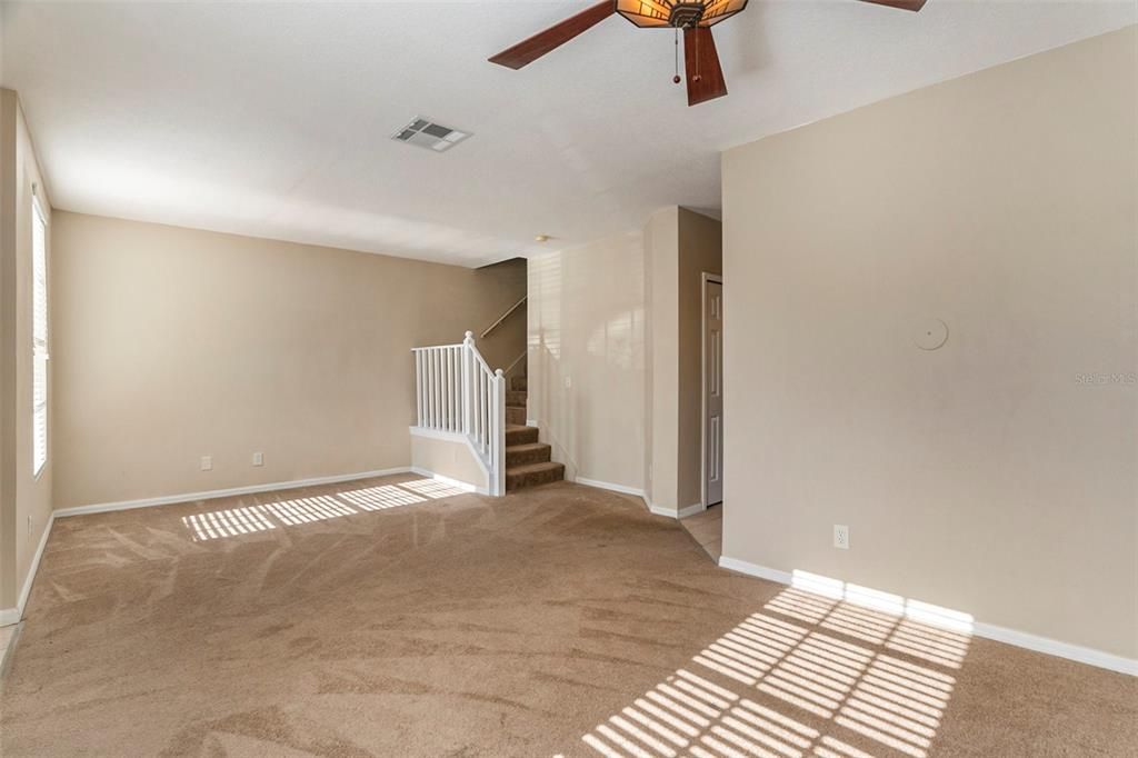 Active With Contract: $240,000 (3 beds, 3 baths, 1559 Square Feet)