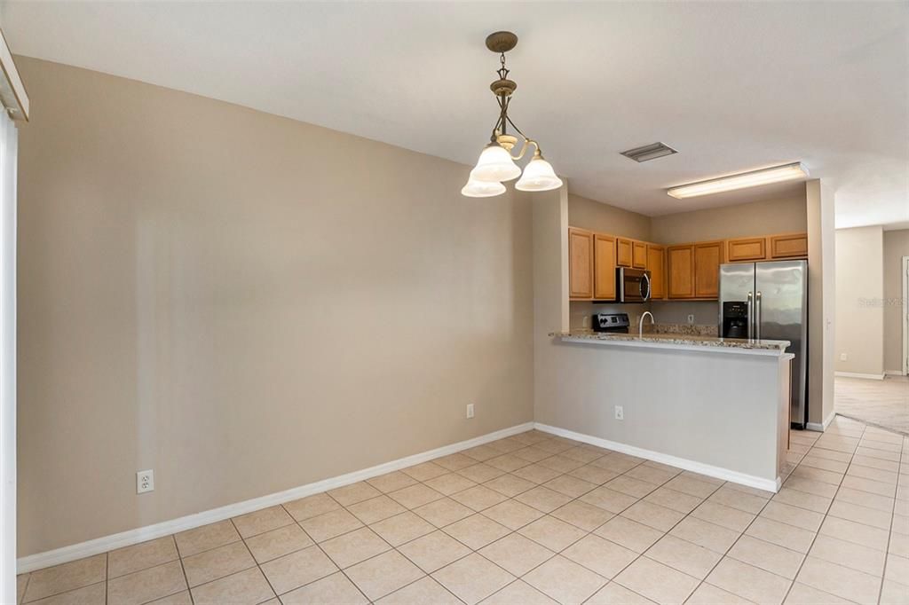 For Sale: $259,900 (3 beds, 3 baths, 1559 Square Feet)