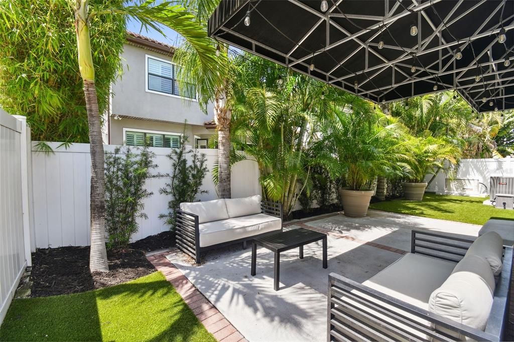 Active With Contract: $1,300,000 (4 beds, 3 baths, 2238 Square Feet)