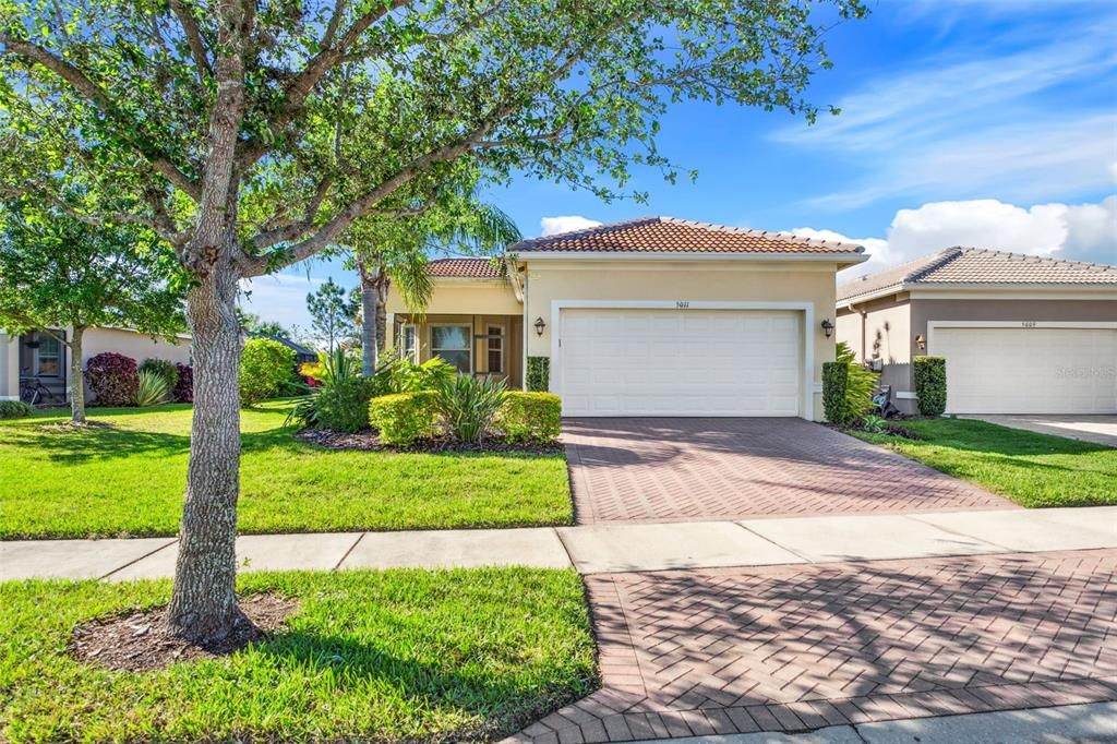 For Sale: $569,000 (3 beds, 2 baths, 1890 Square Feet)