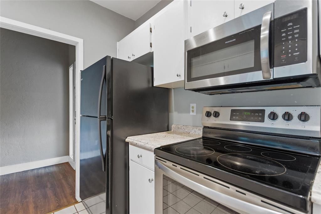 For Sale: $175,000 (2 beds, 2 baths, 1123 Square Feet)