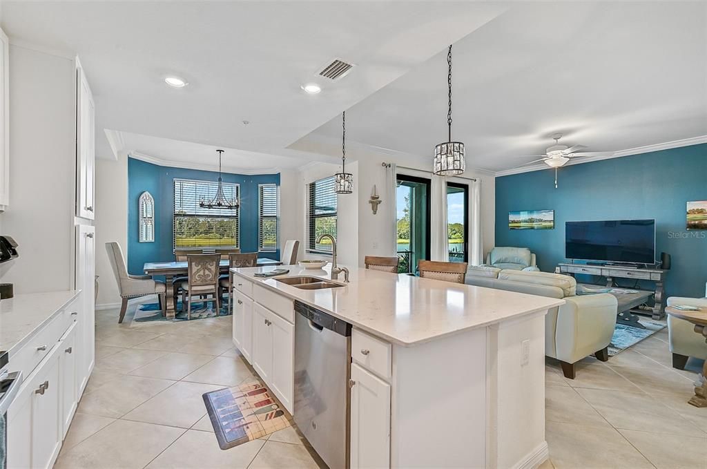 Active With Contract: $349,900 (2 beds, 2 baths, 1142 Square Feet)