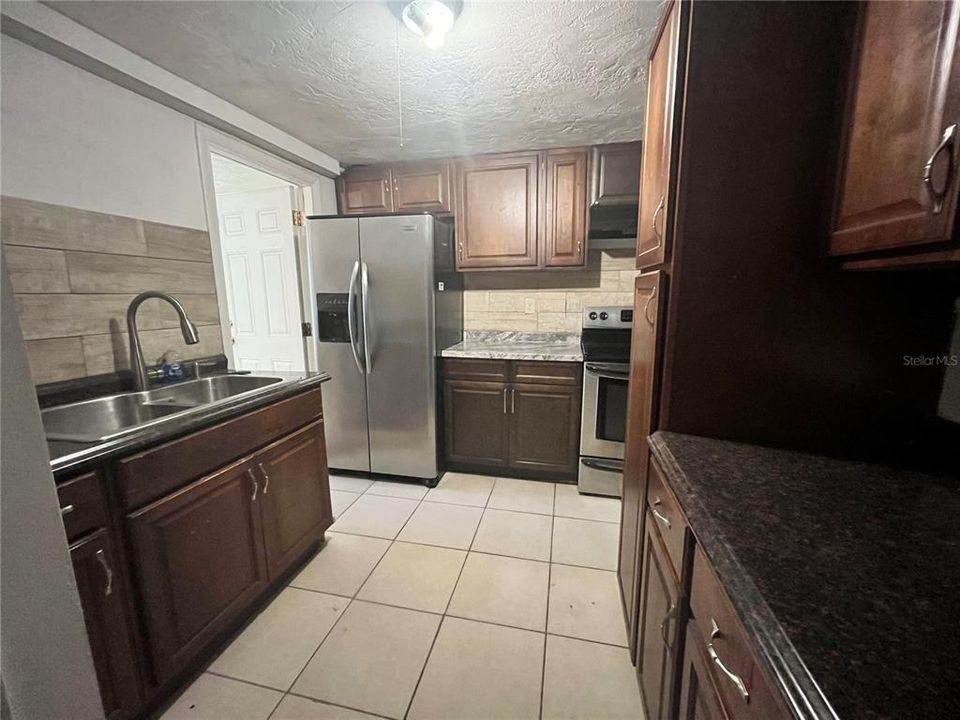 For Sale: $180,000 (3 beds, 1 baths, 1104 Square Feet)