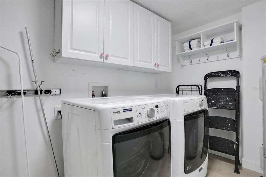 For Sale: $1,100,000 (3 beds, 2 baths, 1554 Square Feet)