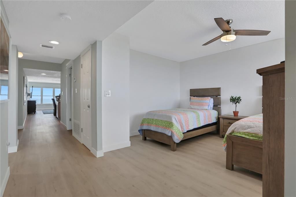 For Sale: $1,100,000 (3 beds, 2 baths, 1554 Square Feet)