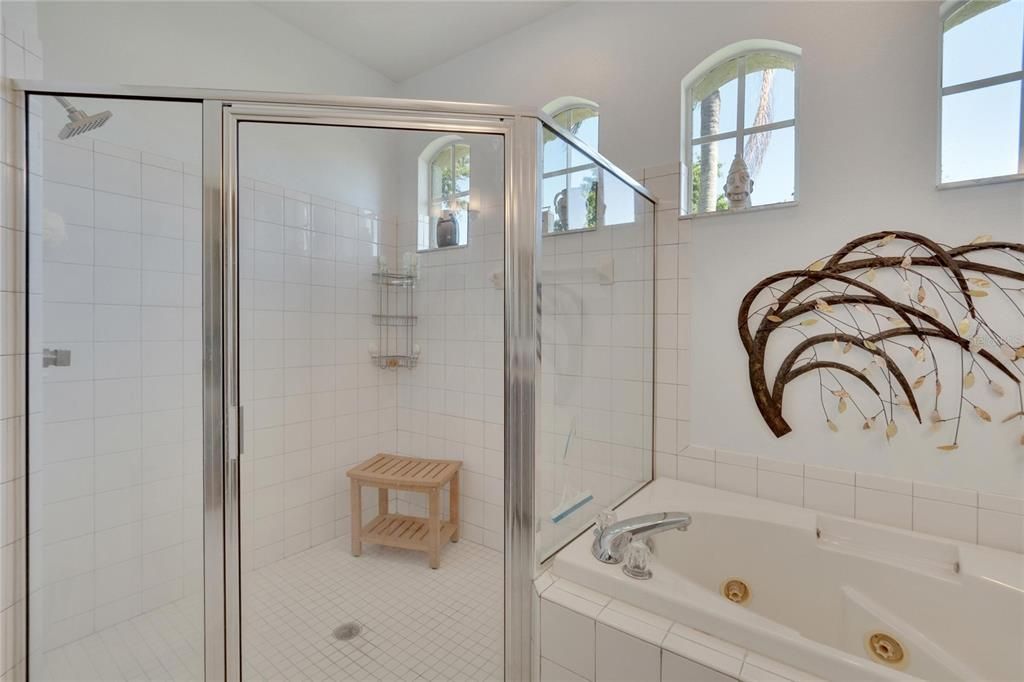 最近售出: $534,900 (3 贝兹, 3 浴室, 2300 平方英尺)