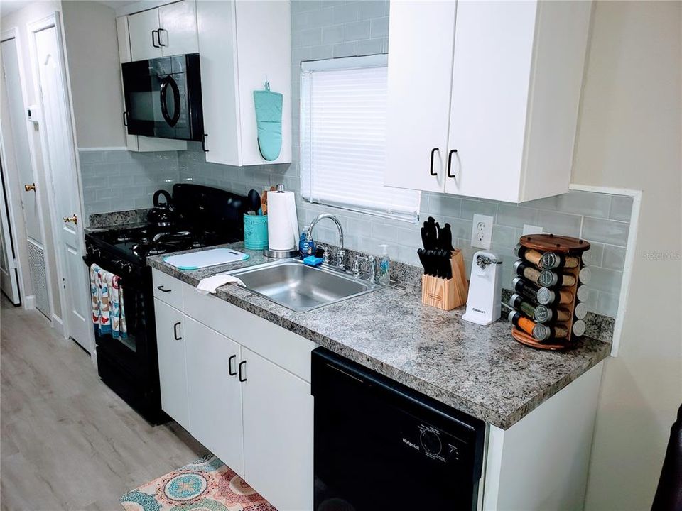 На продажу: $80,000 (1 спален, 1 ванн, 412 Квадратных фут)