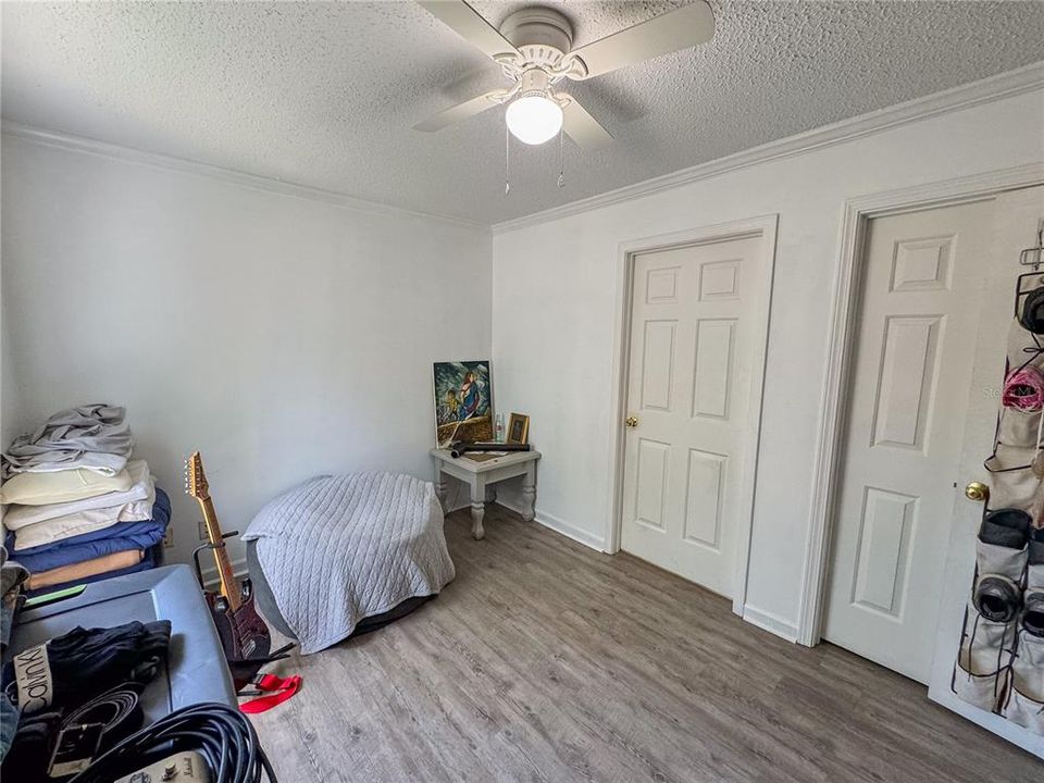 For Sale: $159,900 (2 beds, 2 baths, 800 Square Feet)