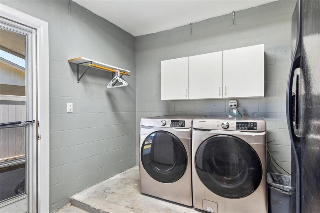 Active With Contract: $307,500 (3 beds, 2 baths, 1105 Square Feet)