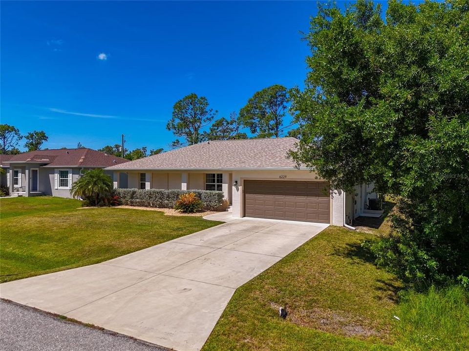 For Sale: $430,000 (3 beds, 2 baths, 1640 Square Feet)