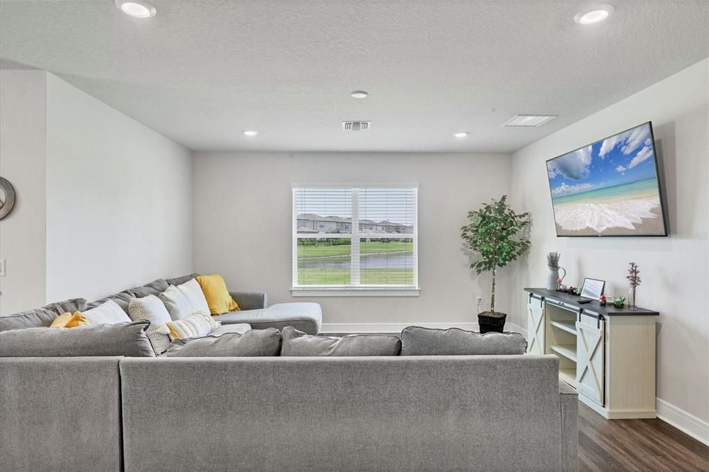 Active With Contract: $400,000 (4 beds, 2 baths, 1849 Square Feet)