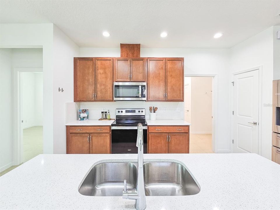 For Sale: $360,000 (2 beds, 2 baths, 1308 Square Feet)