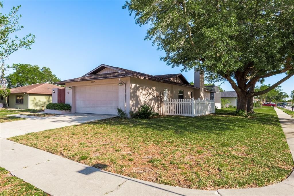 For Sale: $369,900 (3 beds, 2 baths, 1654 Square Feet)