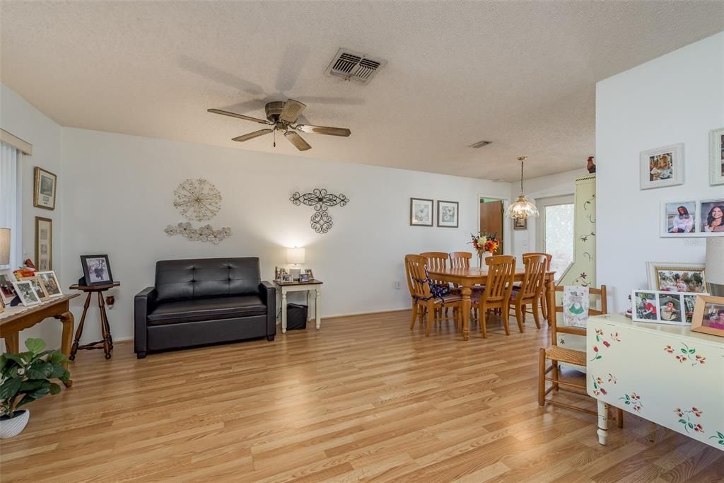 For Sale: $369,900 (3 beds, 2 baths, 1654 Square Feet)