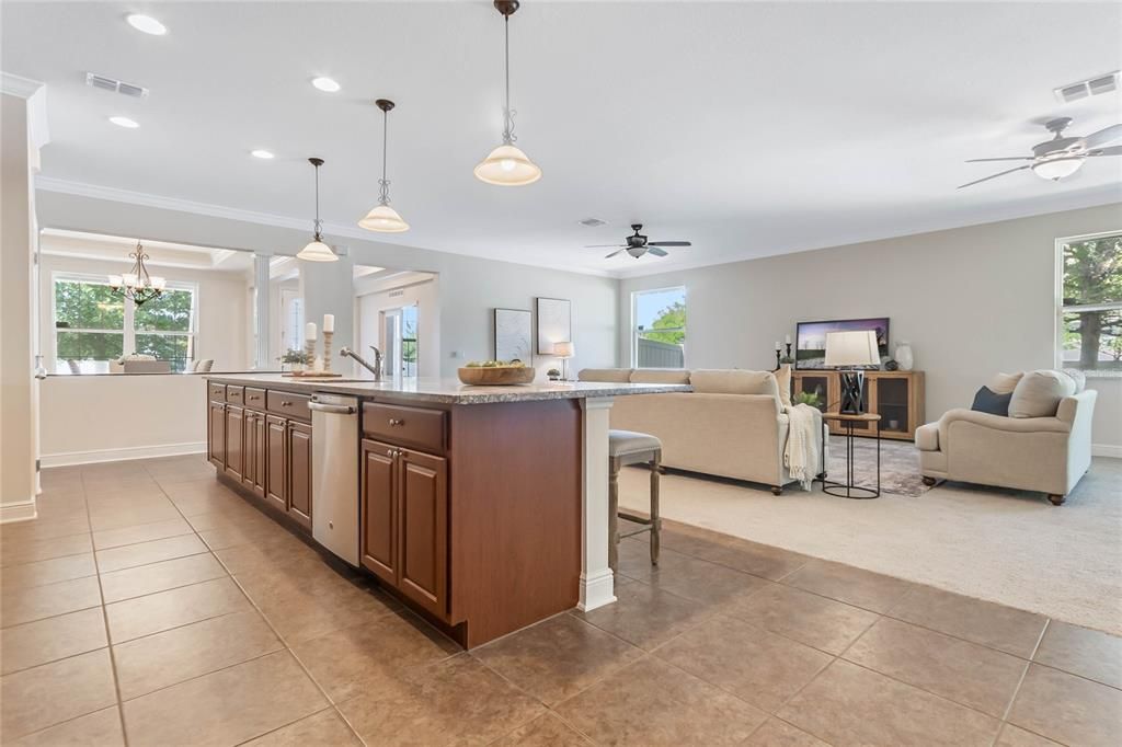 Active With Contract: $450,000 (4 beds, 3 baths, 3044 Square Feet)