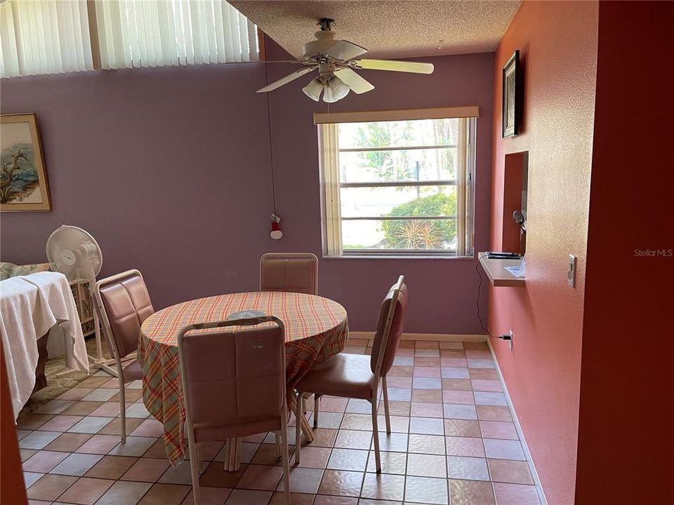 For Sale: $238,500 (2 beds, 2 baths, 966 Square Feet)