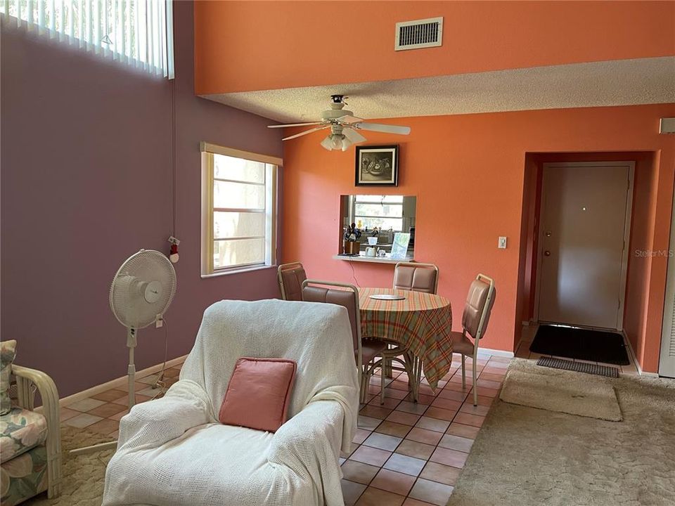 For Sale: $238,500 (2 beds, 2 baths, 966 Square Feet)