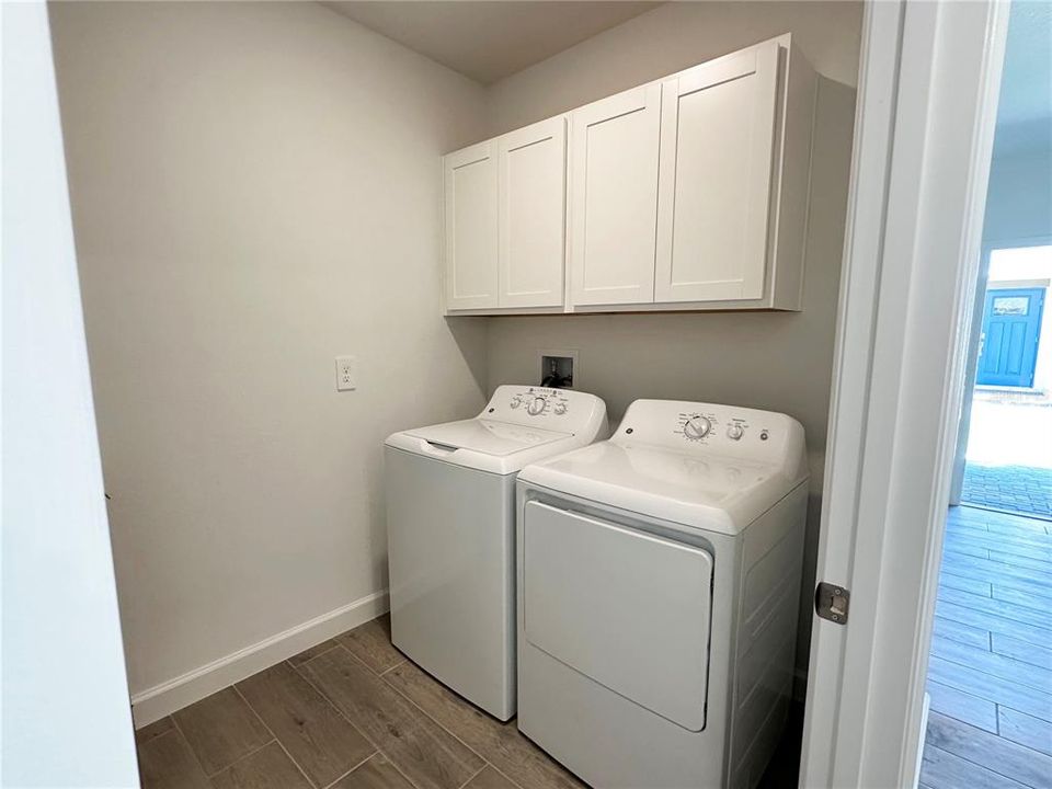 For Rent: $2,100 (2 beds, 2 baths, 1628 Square Feet)