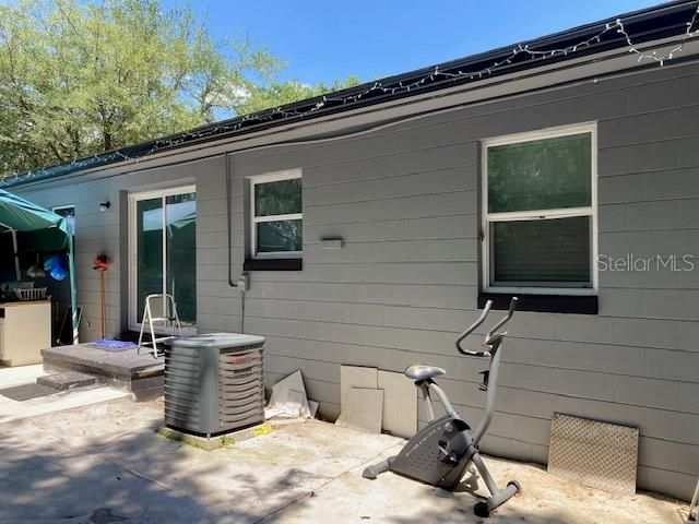 Recently Sold: $320,000 (3 beds, 2 baths, 1095 Square Feet)