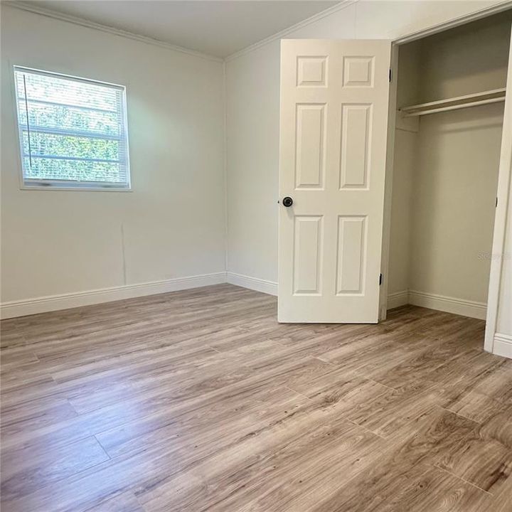 Active With Contract: $197,500 (2 beds, 1 baths, 816 Square Feet)