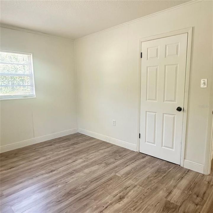 For Sale: $197,500 (2 beds, 1 baths, 816 Square Feet)