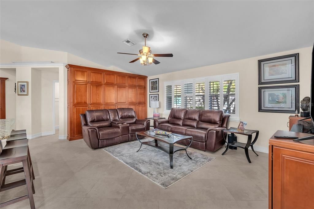 For Sale: $1,299,000 (4 beds, 2 baths, 2370 Square Feet)