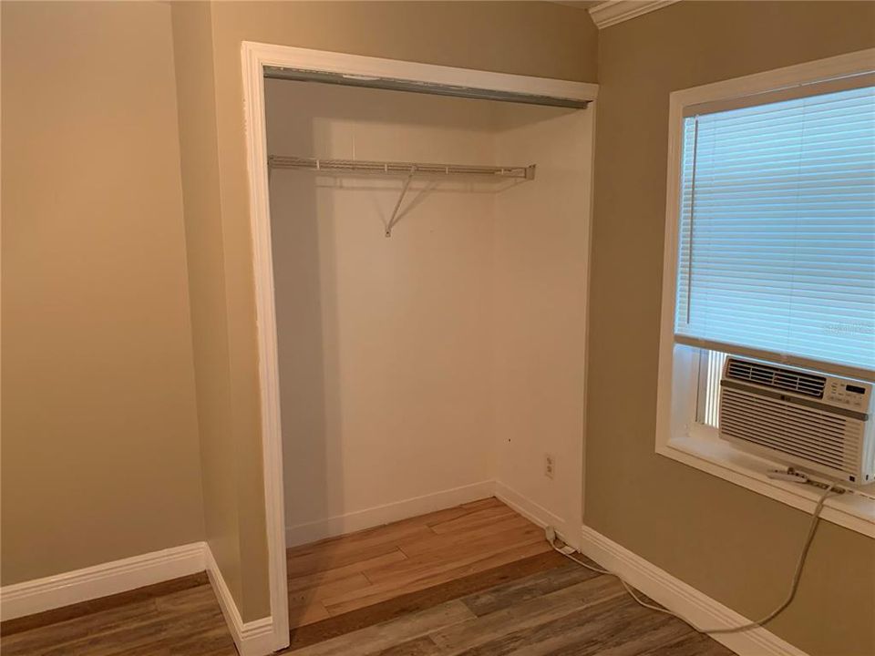 Active With Contract: $1,595 (2 beds, 1 baths, 850 Square Feet)