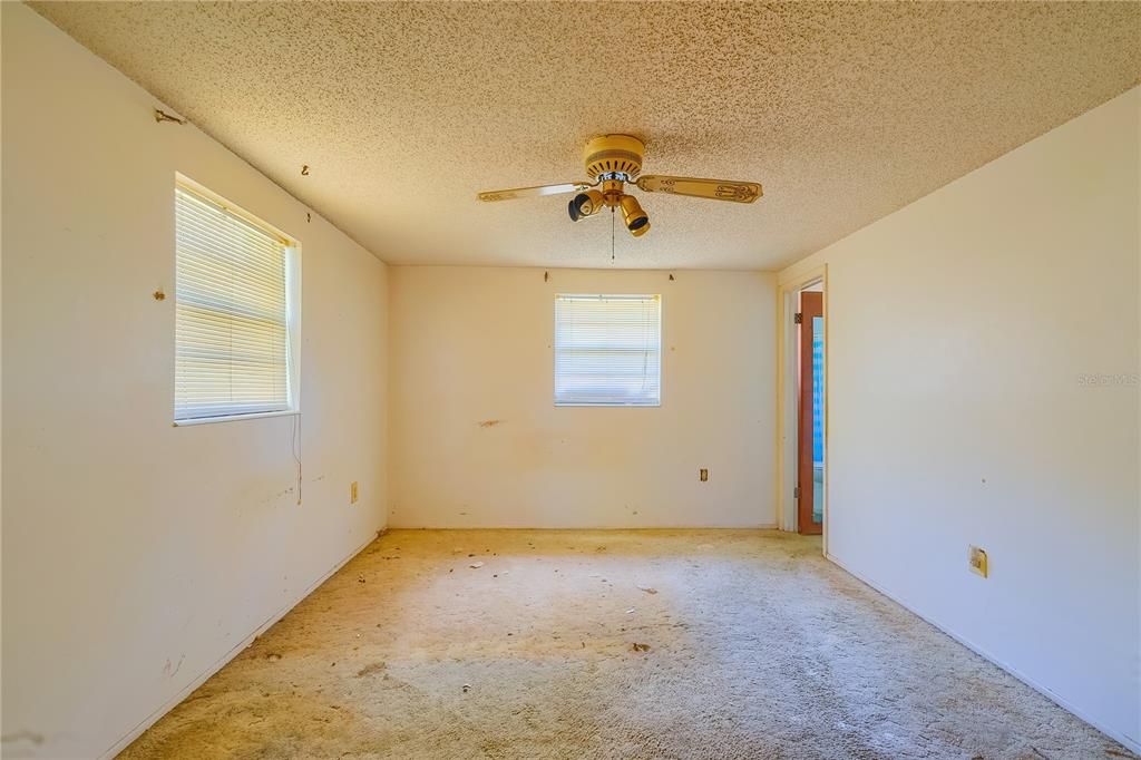 For Sale: $189,900 (3 beds, 2 baths, 1176 Square Feet)