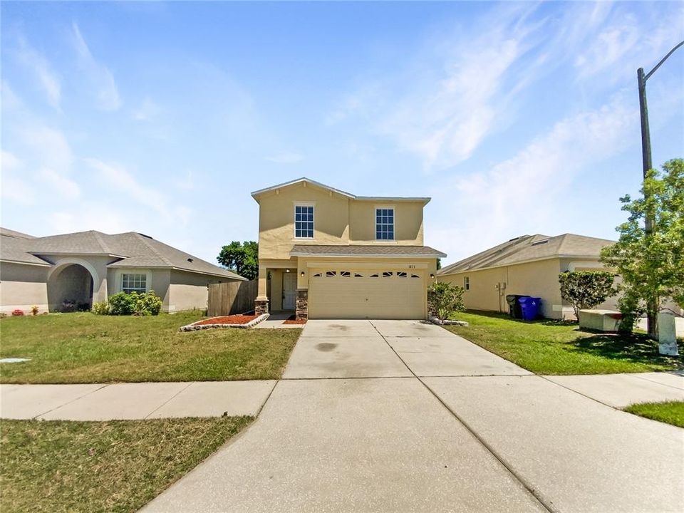For Sale: $326,000 (4 beds, 2 baths, 1811 Square Feet)