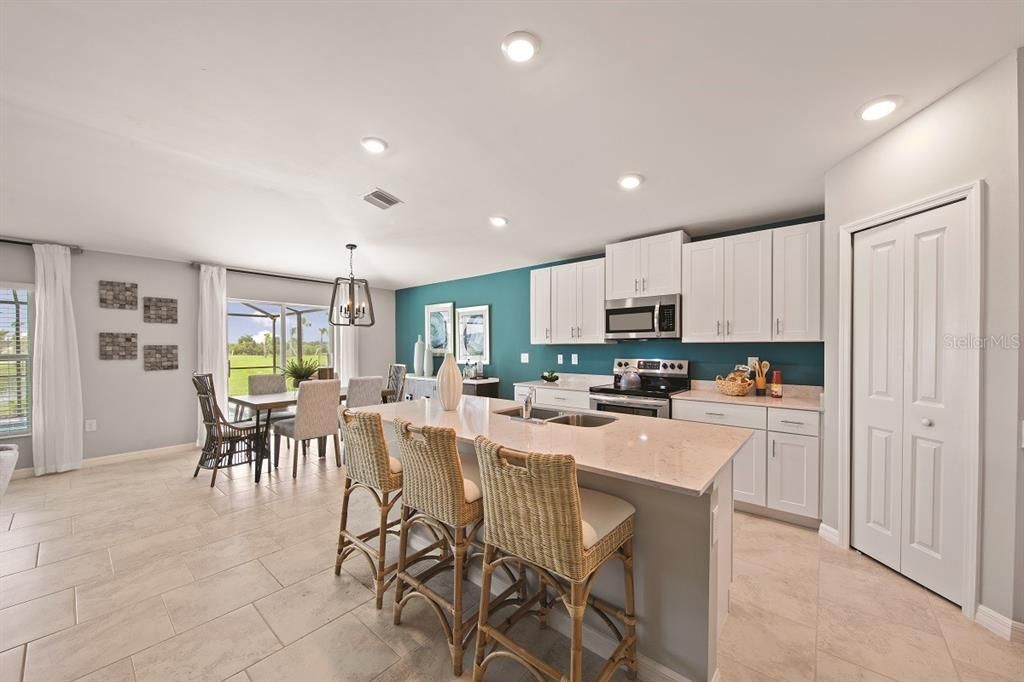 Active With Contract: $343,597 (4 beds, 2 baths, 1941 Square Feet)