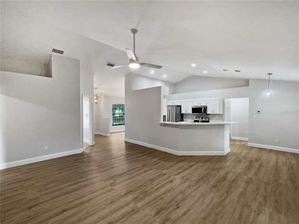 Active With Contract: $340,000 (4 beds, 2 baths, 1699 Square Feet)