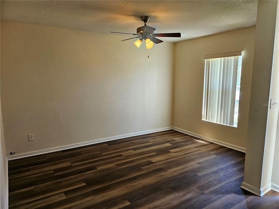 For Rent: $2,050 (3 beds, 2 baths, 2118 Square Feet)