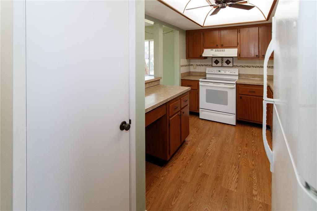 For Sale: $124,000 (1 beds, 1 baths, 783 Square Feet)
