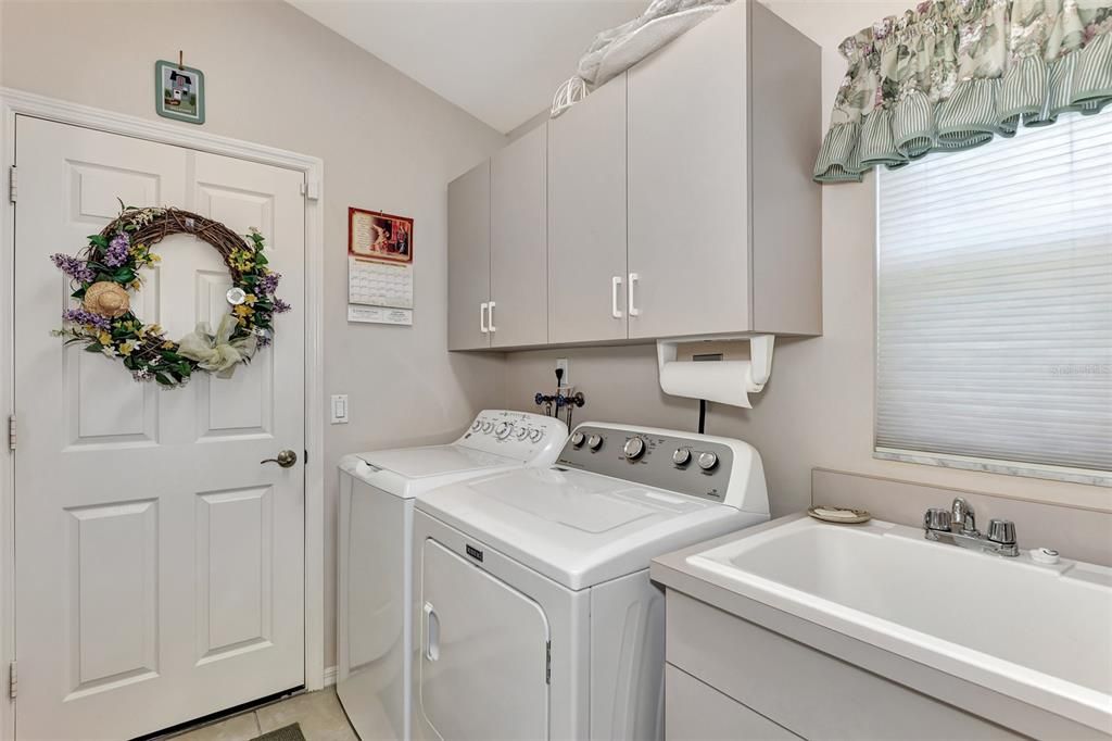 For Sale: $487,899 (2 beds, 2 baths, 1907 Square Feet)