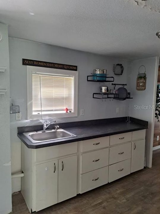 For Sale: $144,000 (3 beds, 2 baths, 1152 Square Feet)