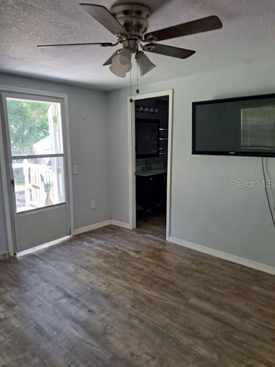 For Sale: $144,000 (3 beds, 2 baths, 1152 Square Feet)