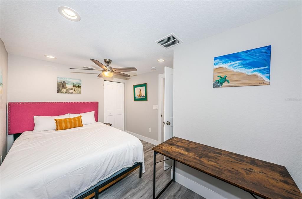 For Sale: $394,000 (2 beds, 1 baths, 720 Square Feet)