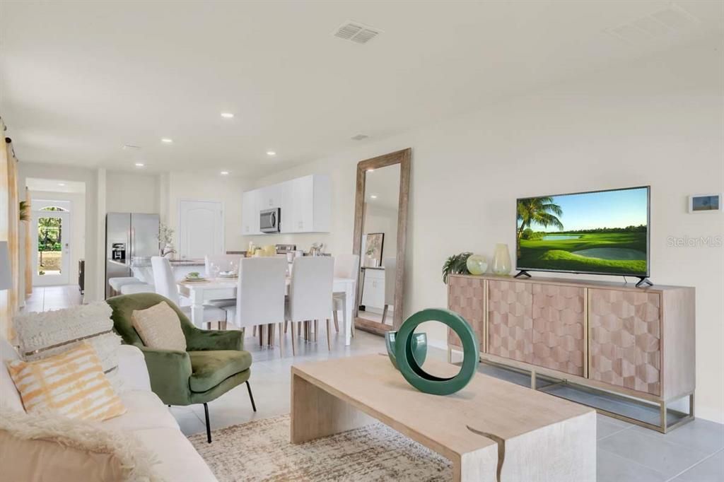 Active With Contract: $354,990 (3 beds, 2 baths, 1649 Square Feet)