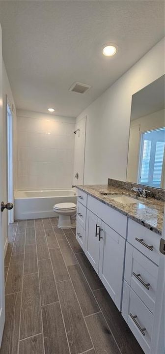 For Rent: $2,350 (3 beds, 2 baths, 1808 Square Feet)