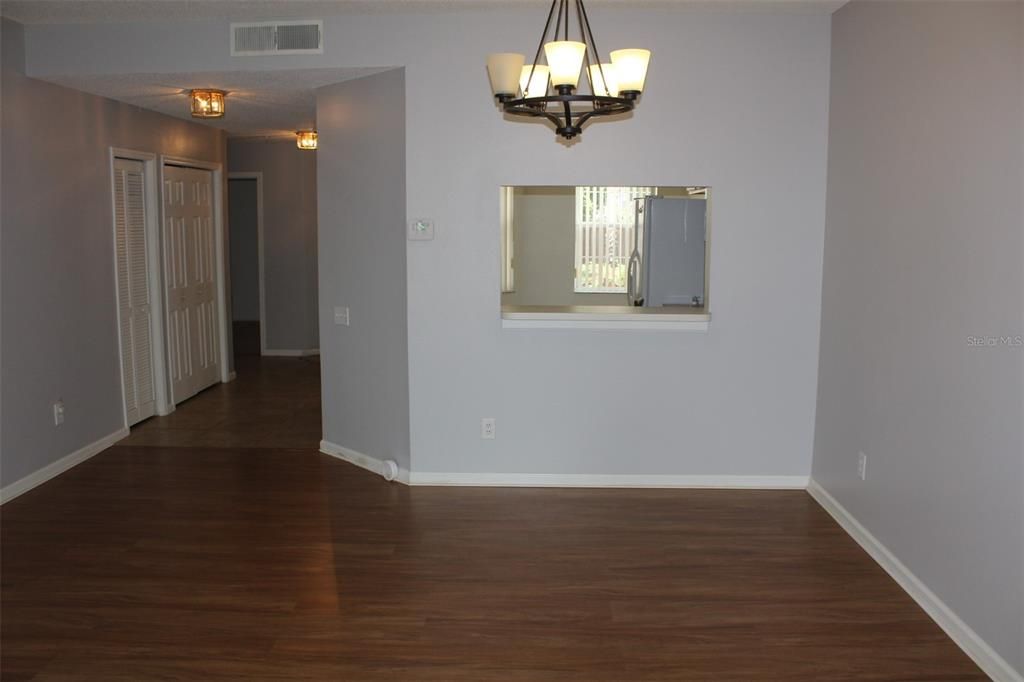For Rent: $2,100 (2 beds, 2 baths, 1305 Square Feet)