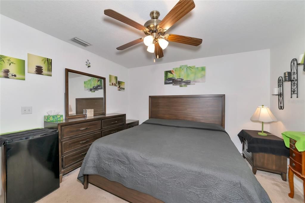 Active With Contract: $340,000 (3 beds, 2 baths, 1144 Square Feet)