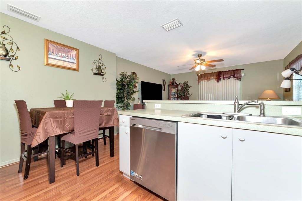 Active With Contract: $340,000 (3 beds, 2 baths, 1144 Square Feet)