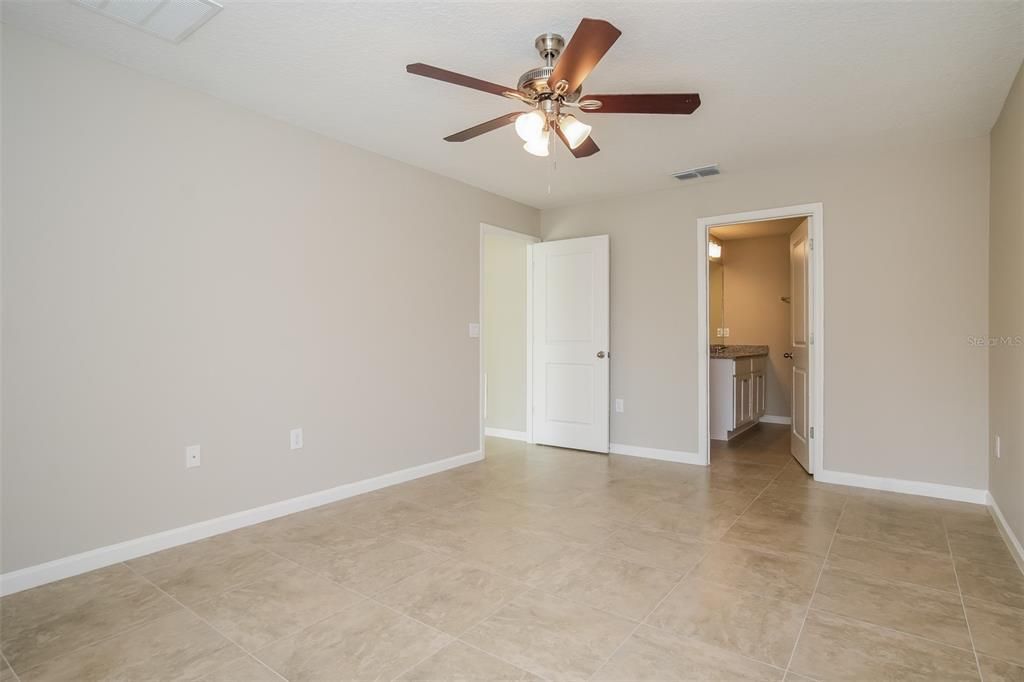 Recently Rented: $1,955 (3 beds, 2 baths, 1444 Square Feet)