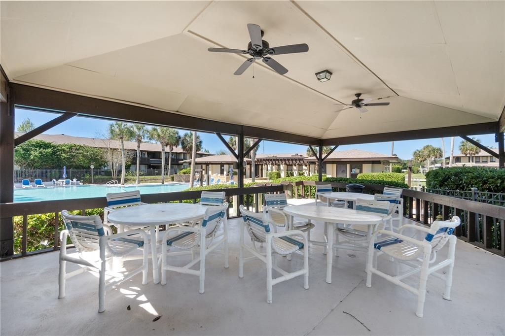 Active With Contract: $170,000 (2 beds, 2 baths, 986 Square Feet)